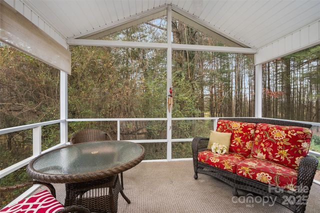 264 Charlestown Drive, Hendersonville, NC 28792