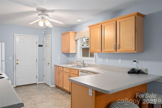 264 Charlestown Drive, Hendersonville, NC 28792