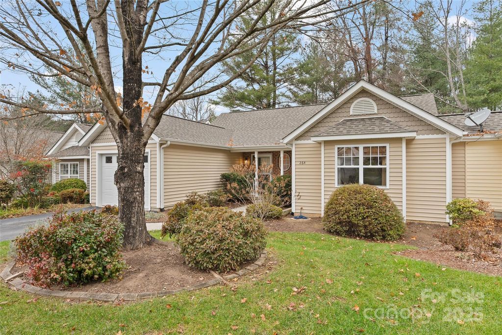 264 Charlestown Drive, Hendersonville, NC 28792