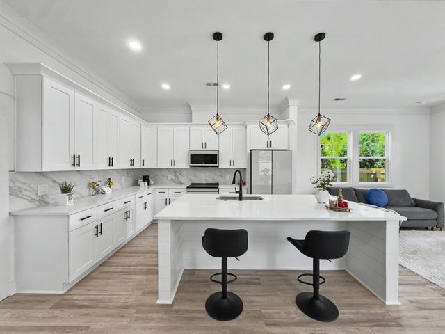 1985 Delaware Avenue, North Charleston, SC 29405