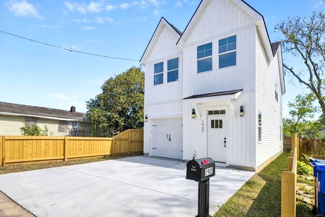 1985 Delaware Avenue, North Charleston, SC 29405