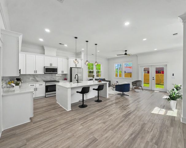 1985 Delaware Avenue, North Charleston, SC 29405