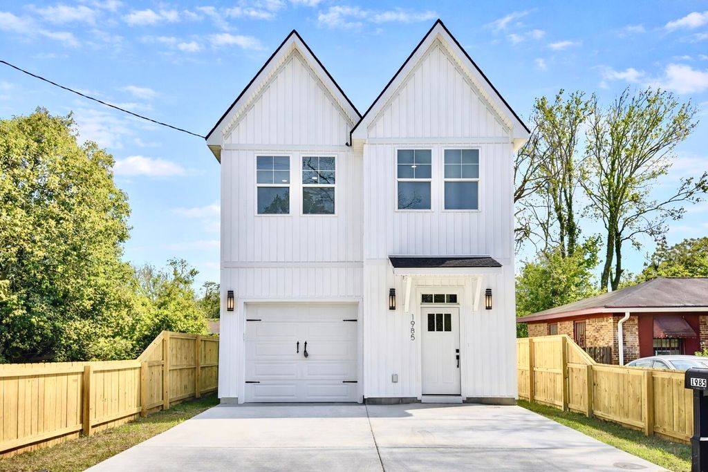 1985 Delaware Avenue, North Charleston, SC 29405