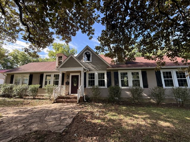 1989 Hampshire Pike, Columbia, TN 38401
