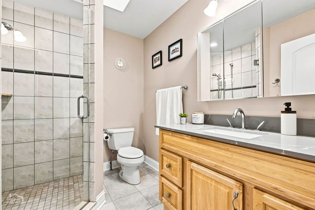 916 S I Oka Avenue, Mount Prospect, IL 60056