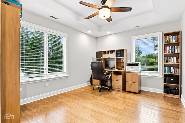 916 S I Oka Avenue, Mount Prospect, IL 60056