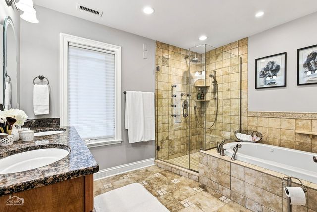 916 S I Oka Avenue, Mount Prospect, IL 60056