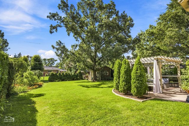 916 S I Oka Avenue, Mount Prospect, IL 60056