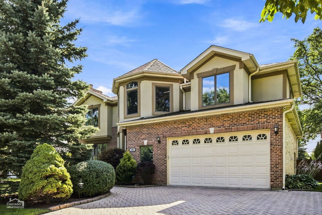 916 S I Oka Avenue, Mount Prospect, IL 60056