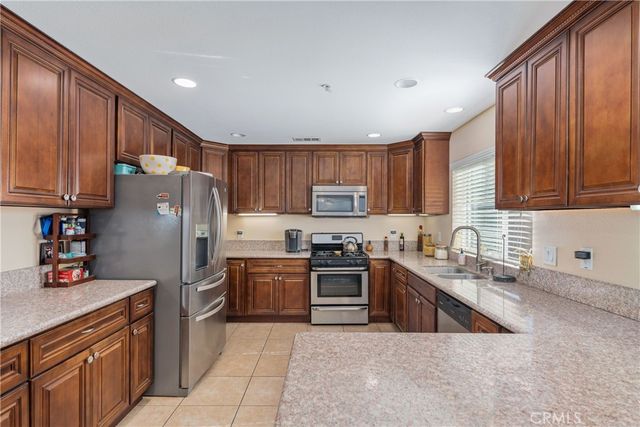 1535 W Persimmon, Rialto, CA 92377