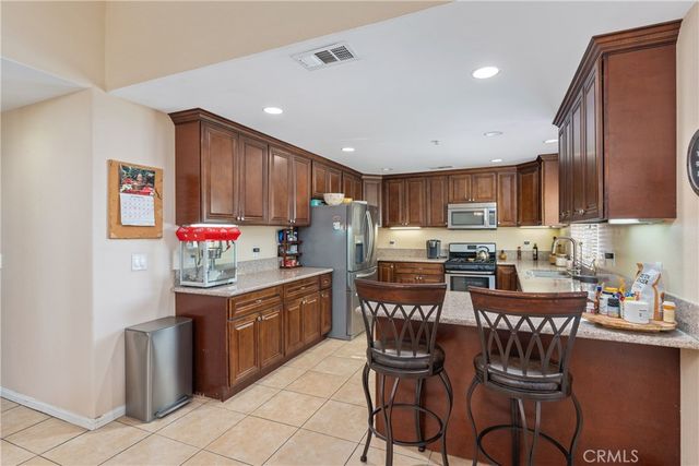 1535 W Persimmon, Rialto, CA 92377