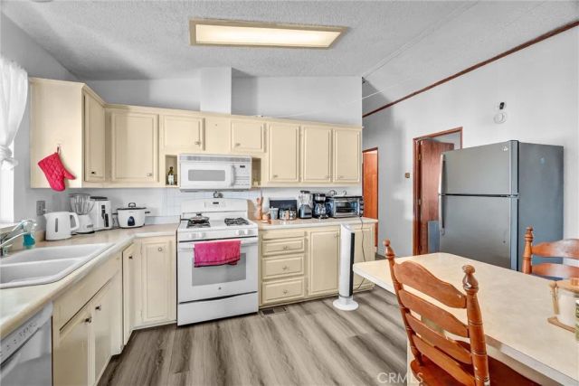 25 Elm Via, Anaheim, CA 92801