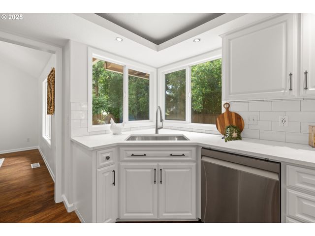 14890 Sw LINDA Ct, Beaverton, OR 97006