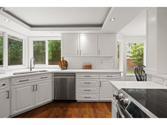 14890 Sw LINDA Ct, Beaverton, OR 97006