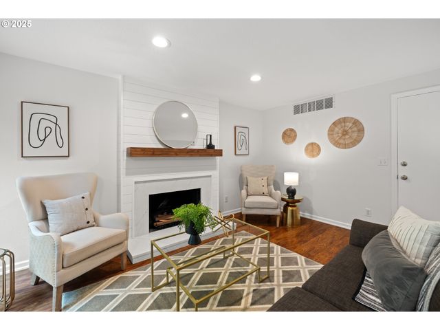 14890 Sw LINDA Ct, Beaverton, OR 97006