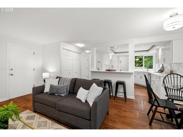 14890 Sw LINDA Ct, Beaverton, OR 97006