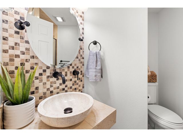 14890 Sw LINDA Ct, Beaverton, OR 97006