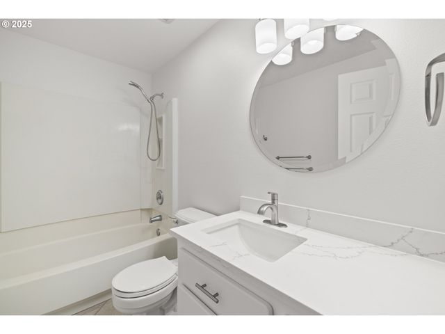 14890 Sw LINDA Ct, Beaverton, OR 97006