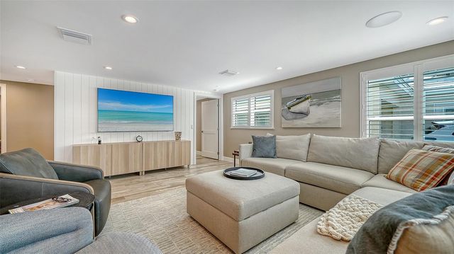 6140 MIDNIGHT PASS ROAD B6, Sarasota, FL 34242