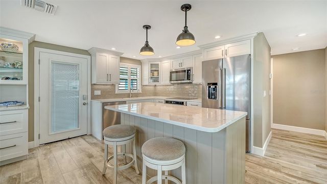 6140 MIDNIGHT PASS ROAD B6, Sarasota, FL 34242