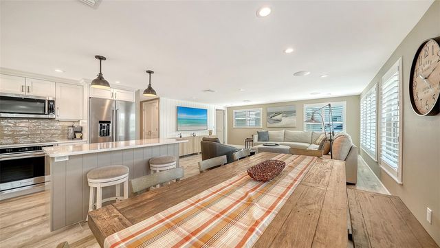 6140 MIDNIGHT PASS ROAD B6, Sarasota, FL 34242