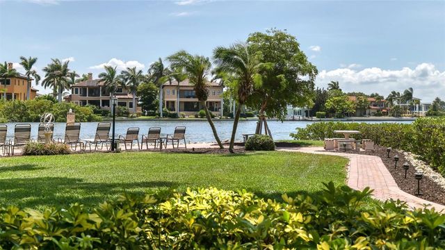 6140 MIDNIGHT PASS ROAD B6, Sarasota, FL 34242