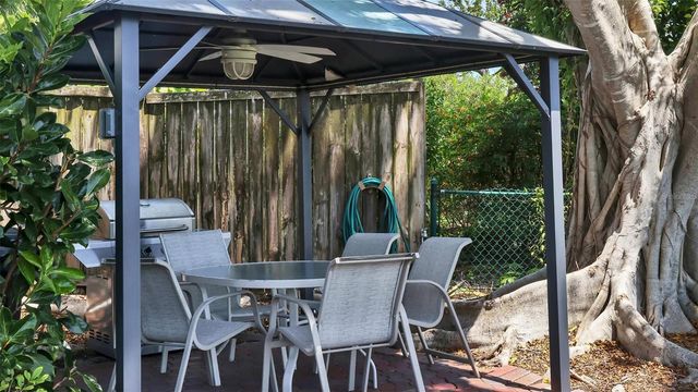 6140 MIDNIGHT PASS ROAD B6, Sarasota, FL 34242