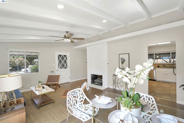 2333 Darwin St, Hayward, CA 94545
