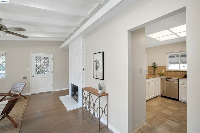 2333 Darwin St, Hayward, CA 94545