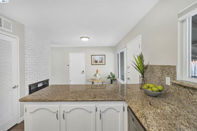 2333 Darwin St, Hayward, CA 94545