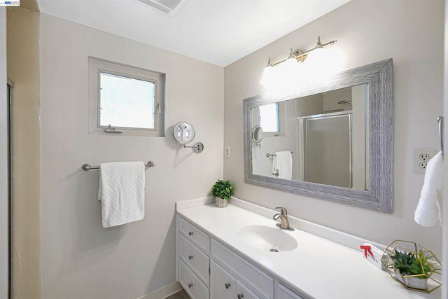 2333 Darwin St, Hayward, CA 94545