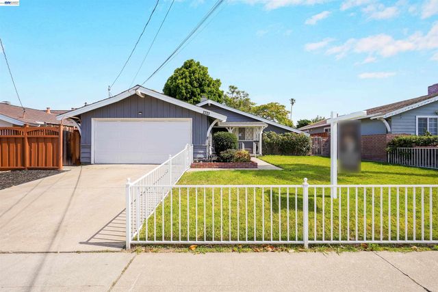 2333 Darwin St, Hayward, CA 94545