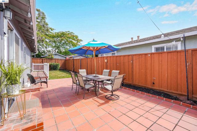 2333 Darwin St, Hayward, CA 94545
