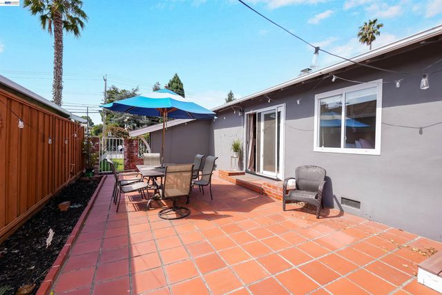 2333 Darwin St, Hayward, CA 94545