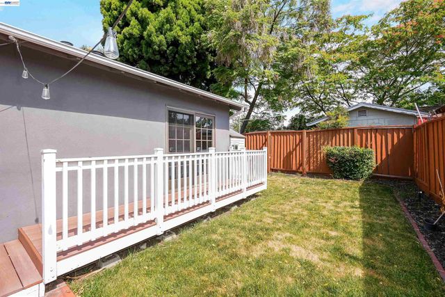 2333 Darwin St, Hayward, CA 94545