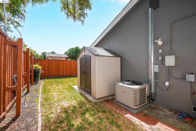 2333 Darwin St, Hayward, CA 94545