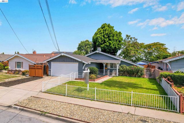 2333 Darwin St, Hayward, CA 94545