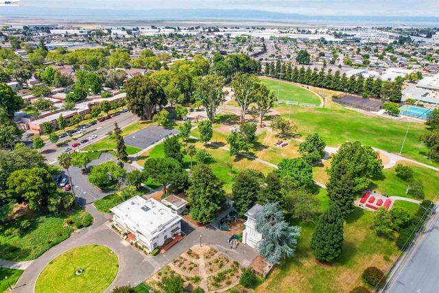 2333 Darwin St, Hayward, CA 94545