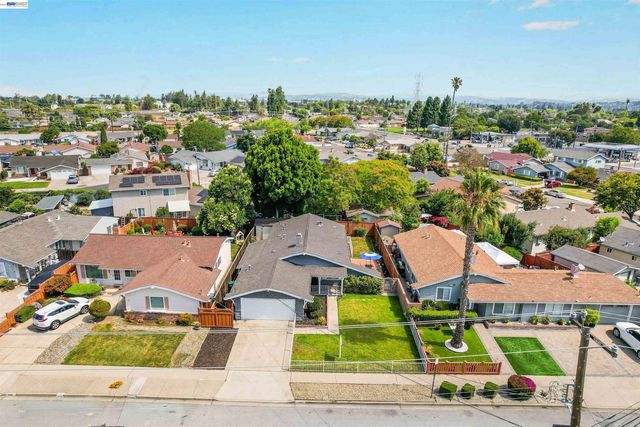 2333 Darwin St, Hayward, CA 94545