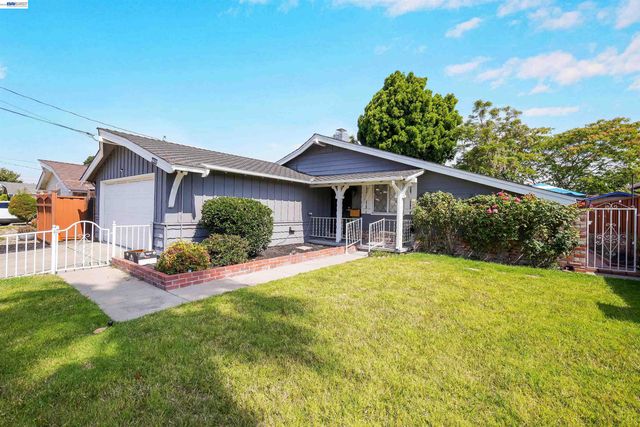 2333 Darwin St, Hayward, CA 94545