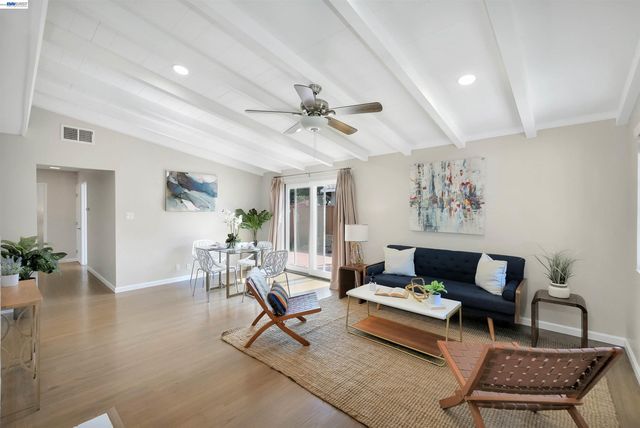 2333 Darwin St, Hayward, CA 94545