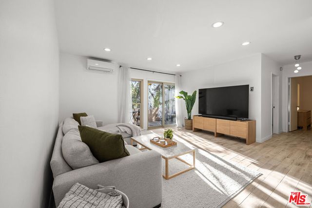 5651 Windsor Way 101, Culver City, CA 90230