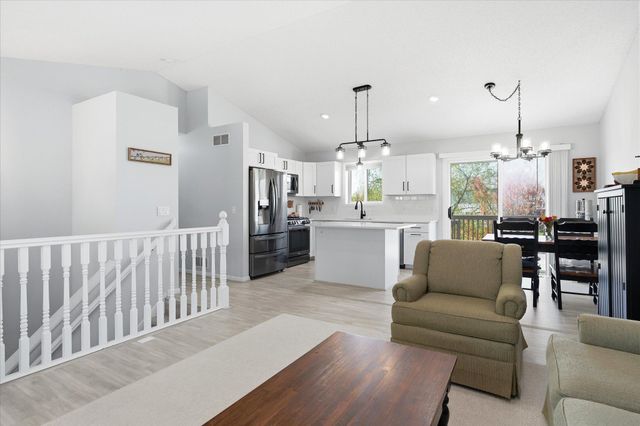 1113 S 2nd Street, Princeton, MN 55371
