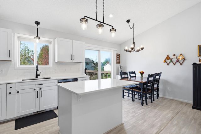1113 S 2nd Street, Princeton, MN 55371