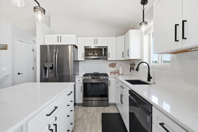 1113 S 2nd Street, Princeton, MN 55371