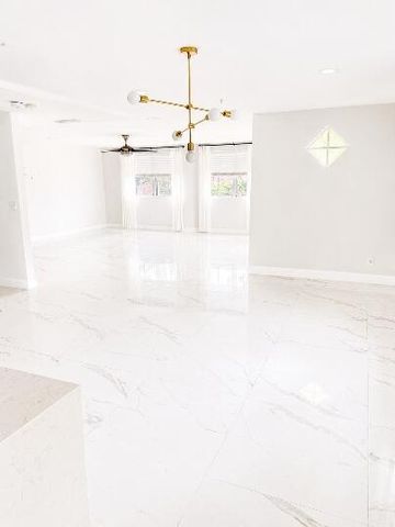 620 NE 7TH Avenue 620, Fort Lauderdale, FL 33304