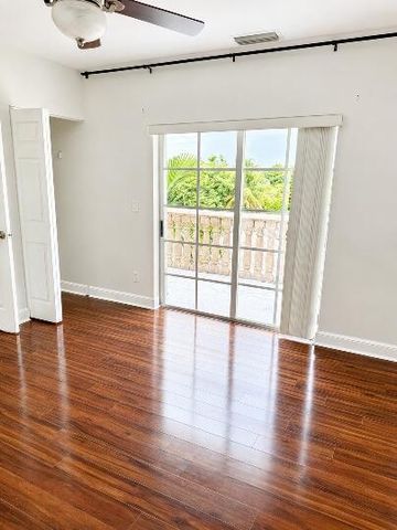 620 NE 7TH Avenue 620, Fort Lauderdale, FL 33304