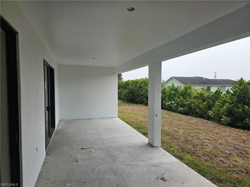 820 Lystra AVE, FORT MYERS, FL 33913 — photo 3