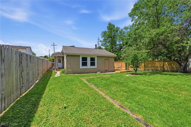 166 Northwest Avenue, Tallmadge, OH 44278