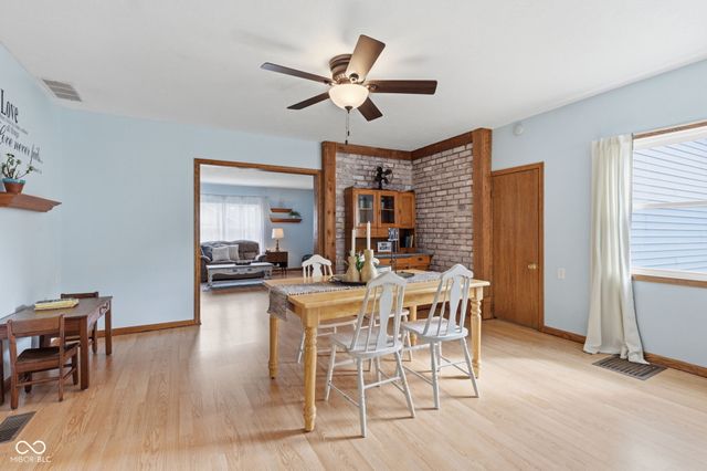 399 W Wiley Street, Greenwood, IN 46142